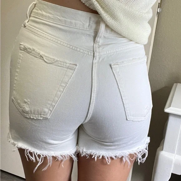AGOLDE White High-Rise Button-Fly Frayed Denim Shorts - Picture 4 of 5